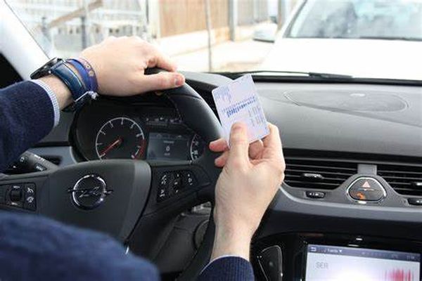 Ventajas de usar simuladores en la preparación para obtener la licencia de  conducir - Ariauto - Software para gestión de autoescuelas